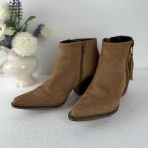 ARTISAN genuine leather ankle boots in a beautiful tan color, size 8.